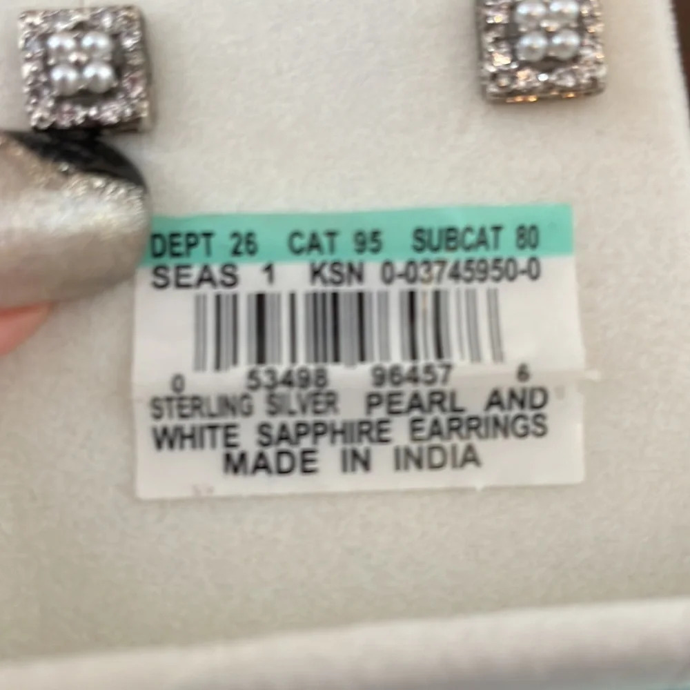 Sterling silver earrings with white sapphires and pearls - Picture 3 of 5